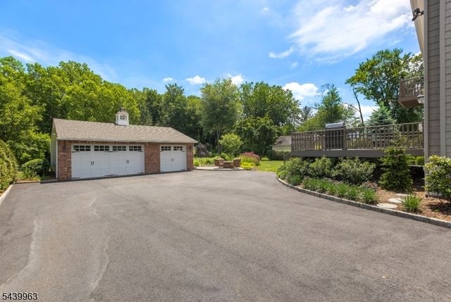 225 Walnut St, Livingston Twp., NJ 07039