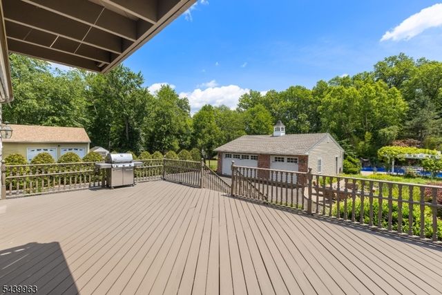 225 Walnut St, Livingston Twp., NJ 07039