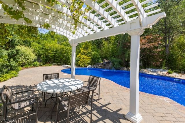 225 Walnut St, Livingston Twp., NJ 07039