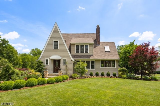 225 Walnut St, Livingston Twp., NJ 07039