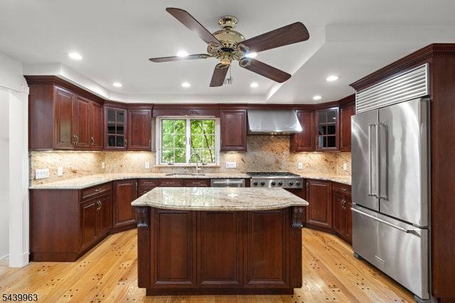 225 Walnut St, Livingston Twp., NJ 07039