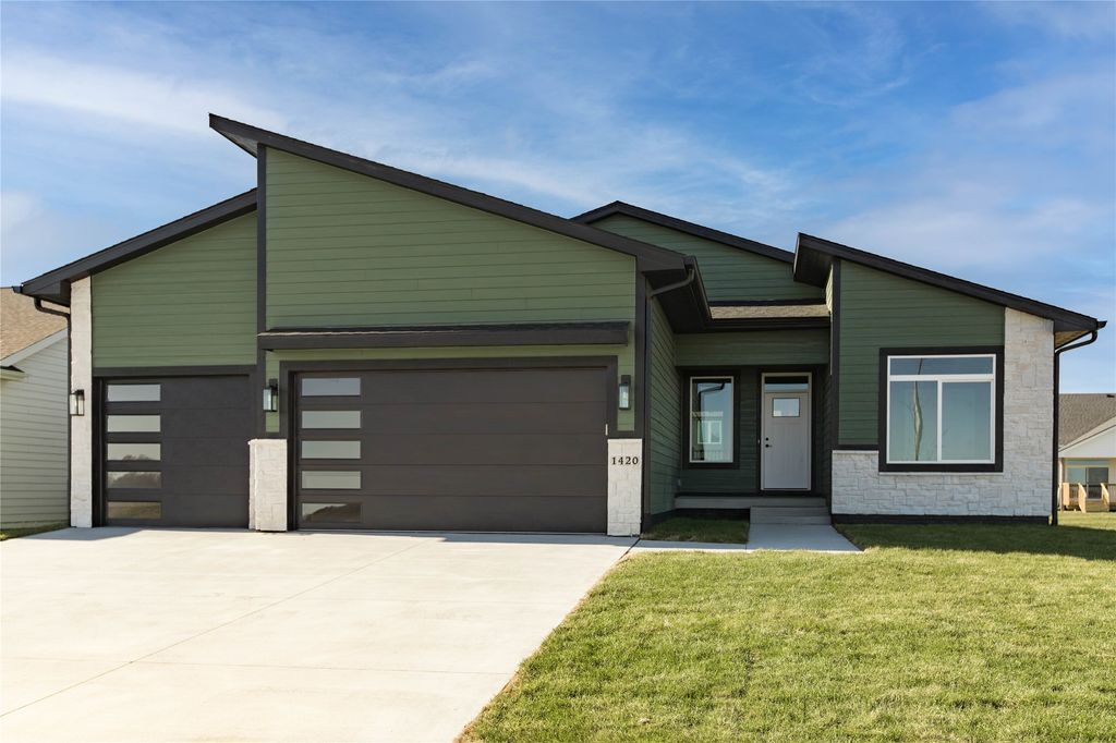 1420 NW Linda Lane, Waukee, IA 50263