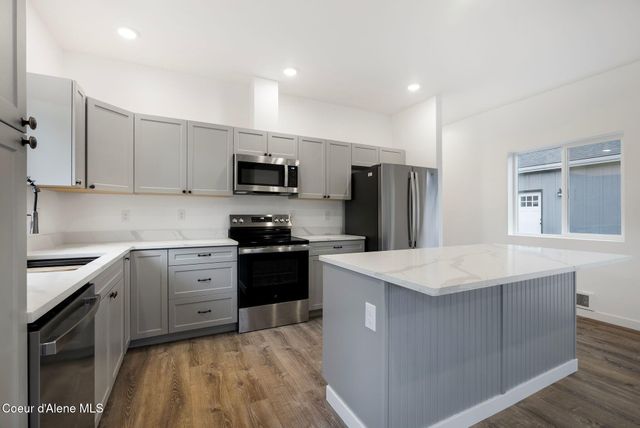 369 Jasper Loop, Ponderay, ID 83852