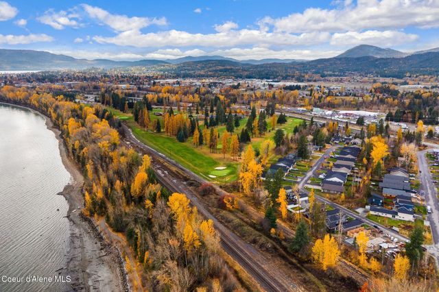 369 Jasper Loop, Ponderay, ID 83852