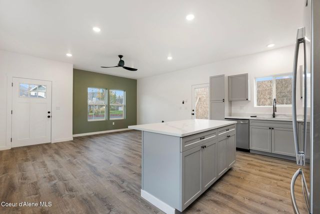 369 Jasper Loop, Ponderay, ID 83852