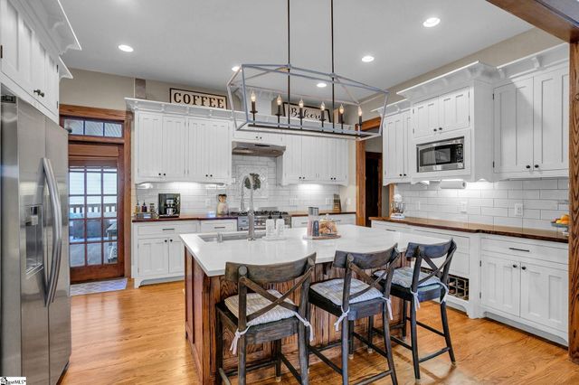 16 Verona Circle, Simpsonville, SC 29681