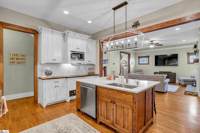 16 Verona Circle, Simpsonville, SC 29681