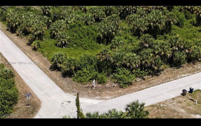 327 LANCELOT AVE, Lehigh Acres, FL 33974