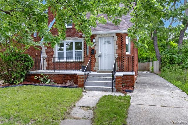 15784 Pinehurst Street, Detroit, MI 48238