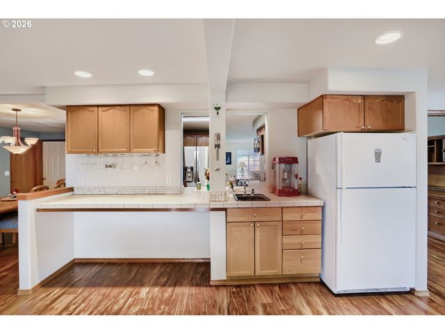 34334 Ne HERON MEADOWS Dr, Scappoose, OR 97056