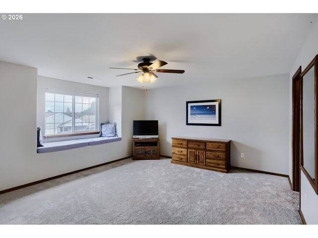34334 Ne HERON MEADOWS Dr, Scappoose, OR 97056