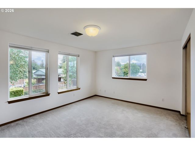 34334 Ne HERON MEADOWS Dr, Scappoose, OR 97056