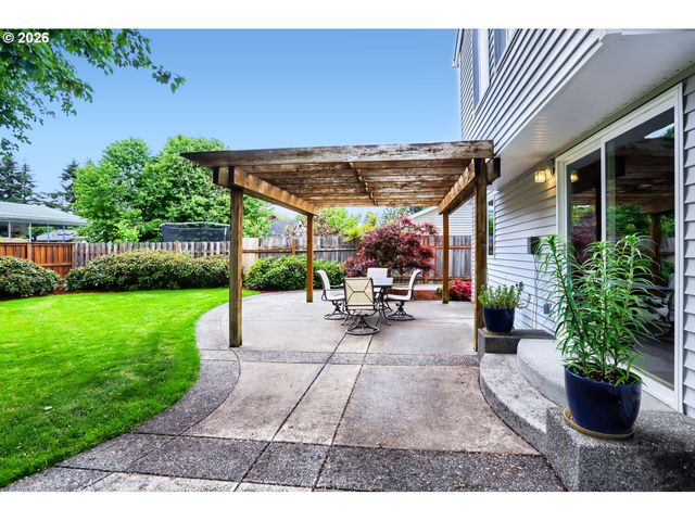 34334 Ne HERON MEADOWS Dr, Scappoose, OR 97056