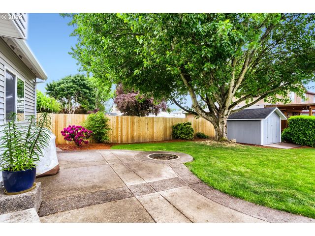 34334 Ne HERON MEADOWS Dr, Scappoose, OR 97056