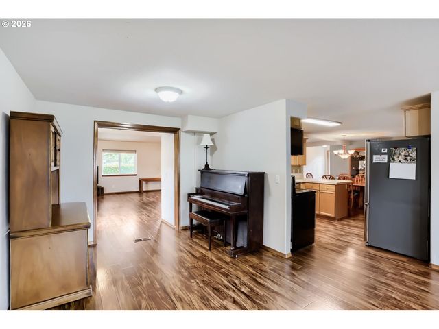 34334 Ne HERON MEADOWS Dr, Scappoose, OR 97056
