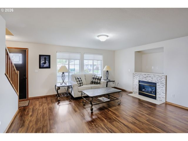 34334 Ne HERON MEADOWS Dr, Scappoose, OR 97056