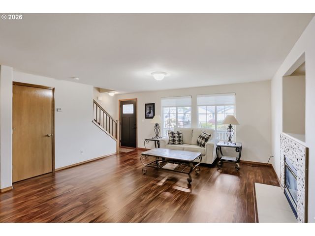 34334 Ne HERON MEADOWS Dr, Scappoose, OR 97056