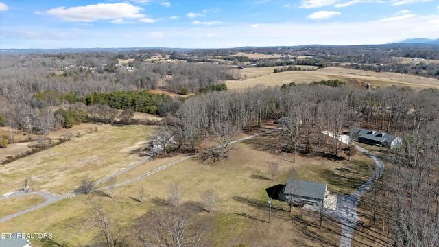 132 Walton Way, Maryville, TN 37801