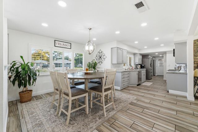 1112 S Sunnyside Avenue, Fresno, CA 93727