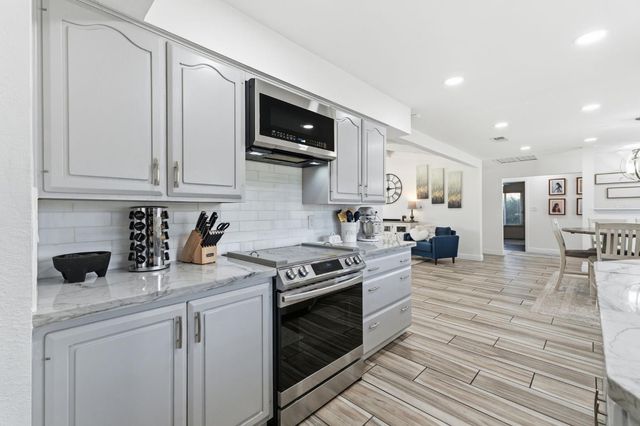 1112 S Sunnyside Avenue, Fresno, CA 93727