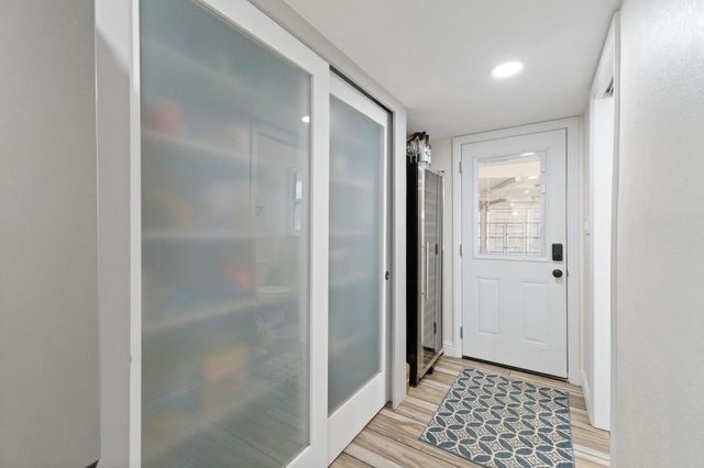 1112 S Sunnyside Avenue, Fresno, CA 93727