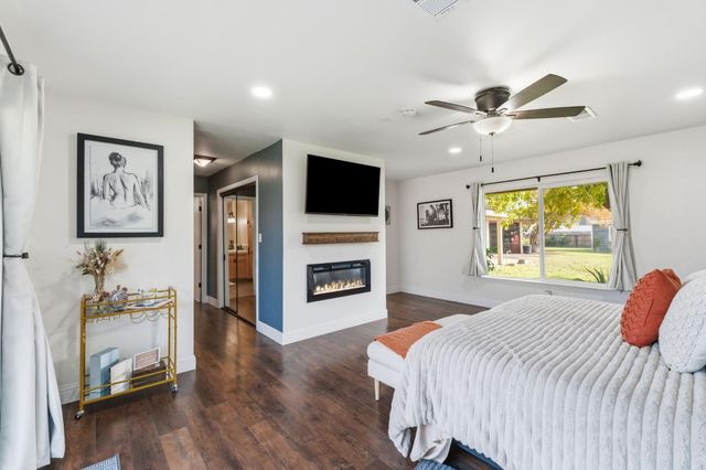 1112 S Sunnyside Avenue, Fresno, CA 93727