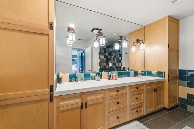 1112 S Sunnyside Avenue, Fresno, CA 93727