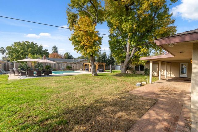 1112 S Sunnyside Avenue, Fresno, CA 93727