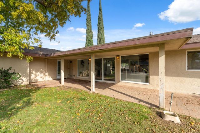 1112 S Sunnyside Avenue, Fresno, CA 93727