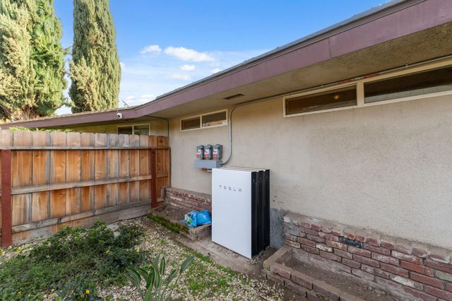 1112 S Sunnyside Avenue, Fresno, CA 93727