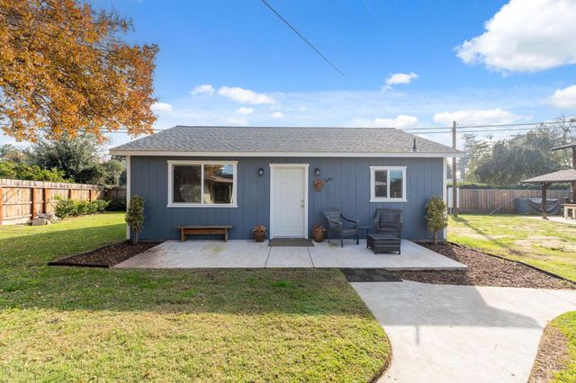 1112 S Sunnyside Avenue, Fresno, CA 93727