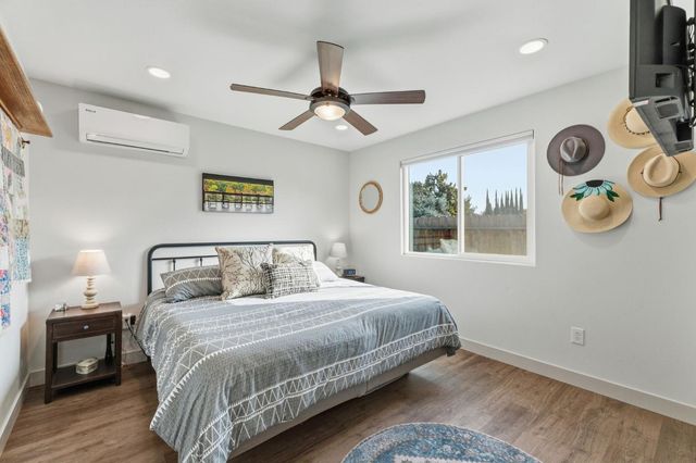 1112 S Sunnyside Avenue, Fresno, CA 93727