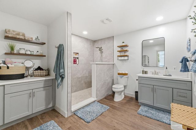 1112 S Sunnyside Avenue, Fresno, CA 93727