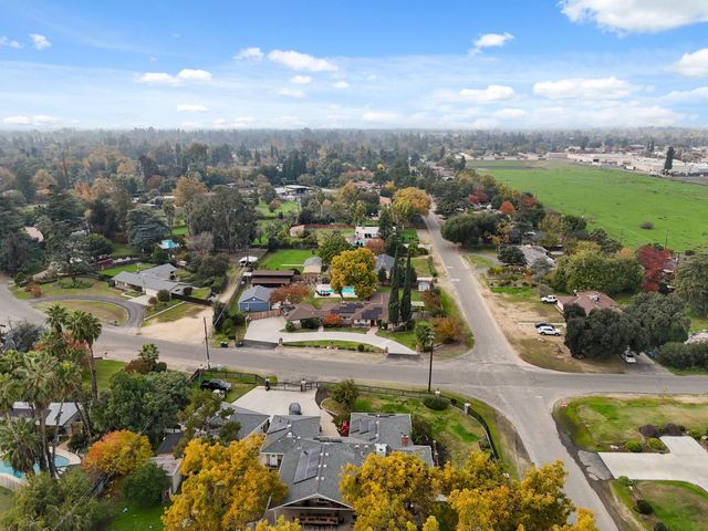 1112 S Sunnyside Avenue, Fresno, CA 93727