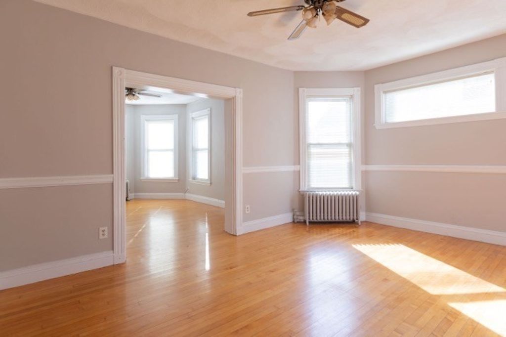 19-21 Woodbridge St 2, Cambridge, MA 02140