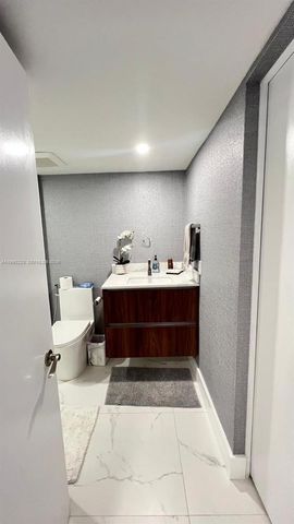 3200 N Ocean Dr 303, Hollywood, FL 33019