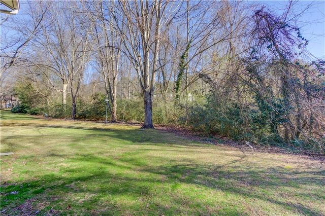 6392 Hawthorne Terrace, Peachtree Corners, GA 30092