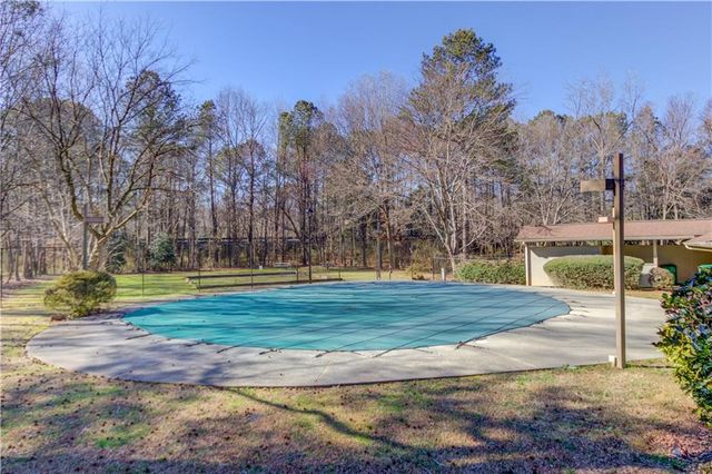 6392 Hawthorne Terrace, Peachtree Corners, GA 30092