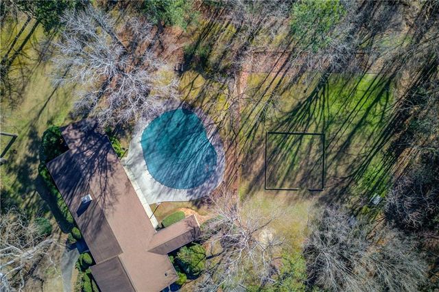 6392 Hawthorne Terrace, Peachtree Corners, GA 30092