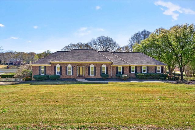 206 W Killarney Lake, Moore, SC 29639