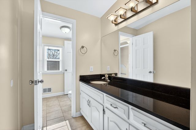 206 W Killarney Lake, Moore, SC 29639