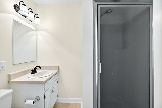 206 W Killarney Lake, Moore, SC 29639