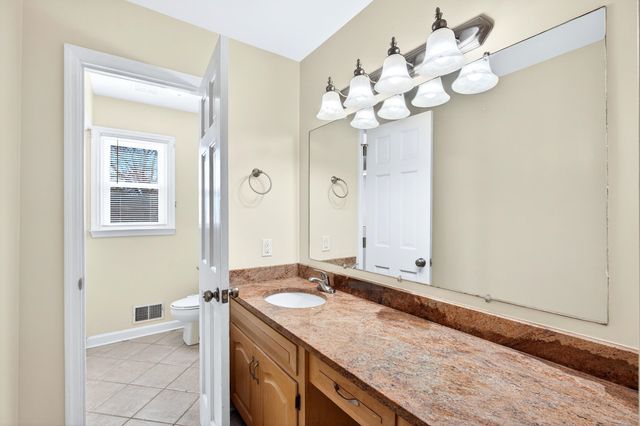 206 W Killarney Lake, Moore, SC 29639