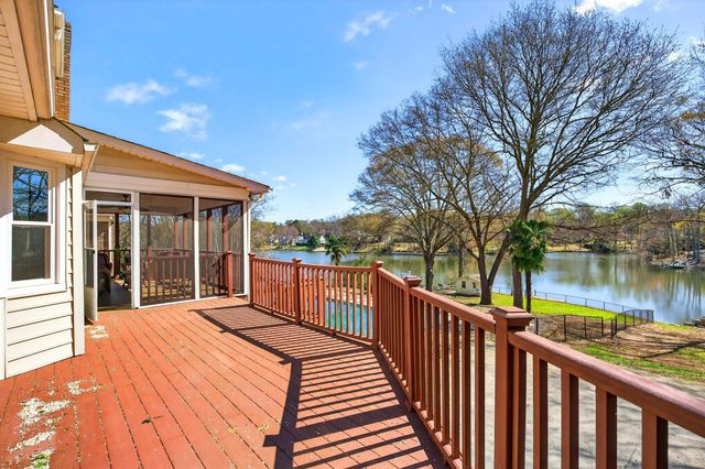 206 W Killarney Lake, Moore, SC 29639