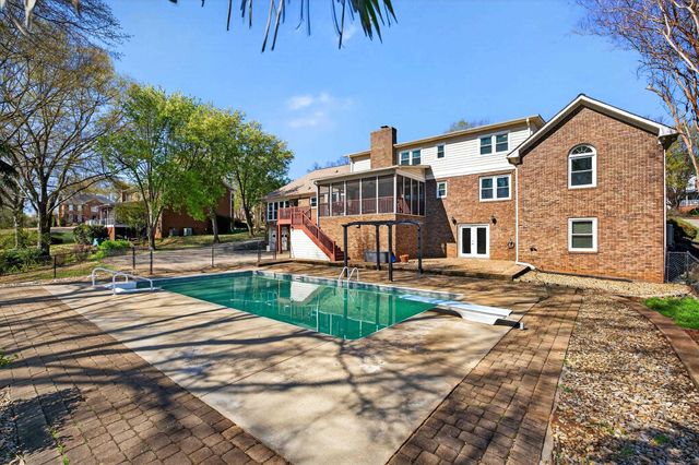 206 W Killarney Lake, Moore, SC 29639