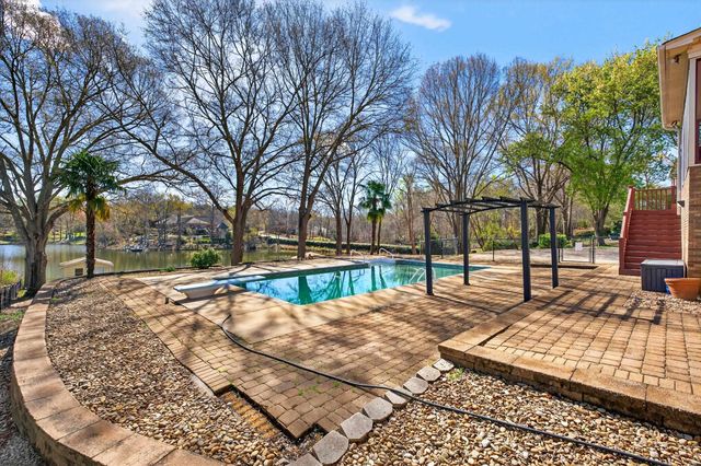 206 W Killarney Lake, Moore, SC 29639