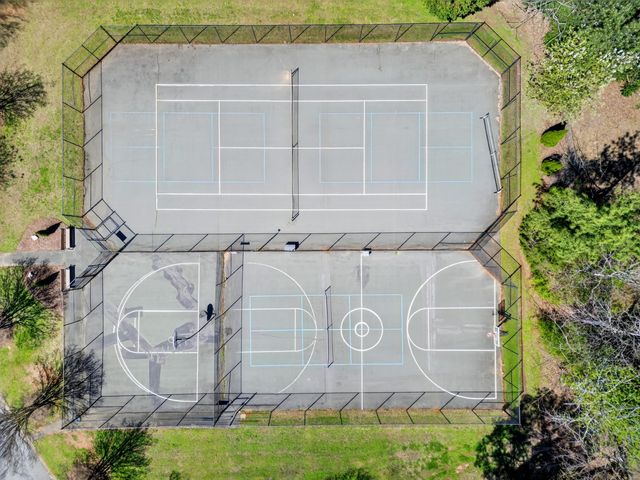 206 W Killarney Lake, Moore, SC 29639