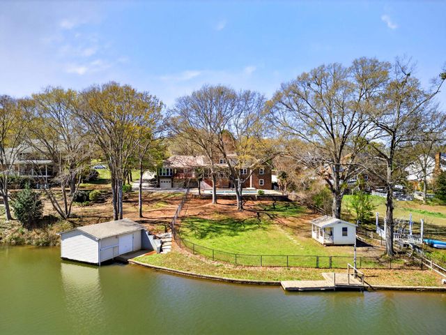 206 W Killarney Lake, Moore, SC 29639