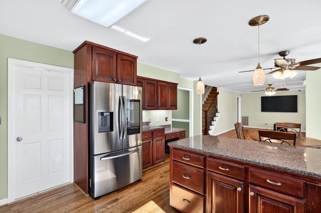 206 W Killarney Lake, Moore, SC 29639