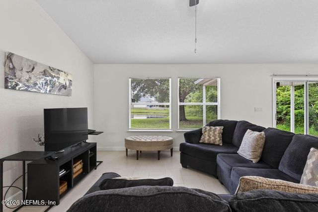 10998 RIVER FALLS Drive, Jacksonville, FL 32219